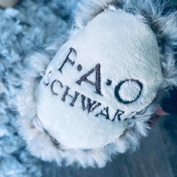 FAO Schwartz 2017 plush bear bow tie - Picture 6 of 8